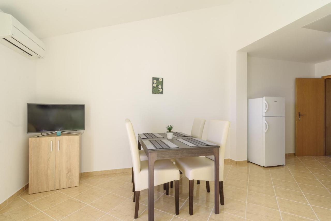 Apartmani Emil Trogir Exterior foto