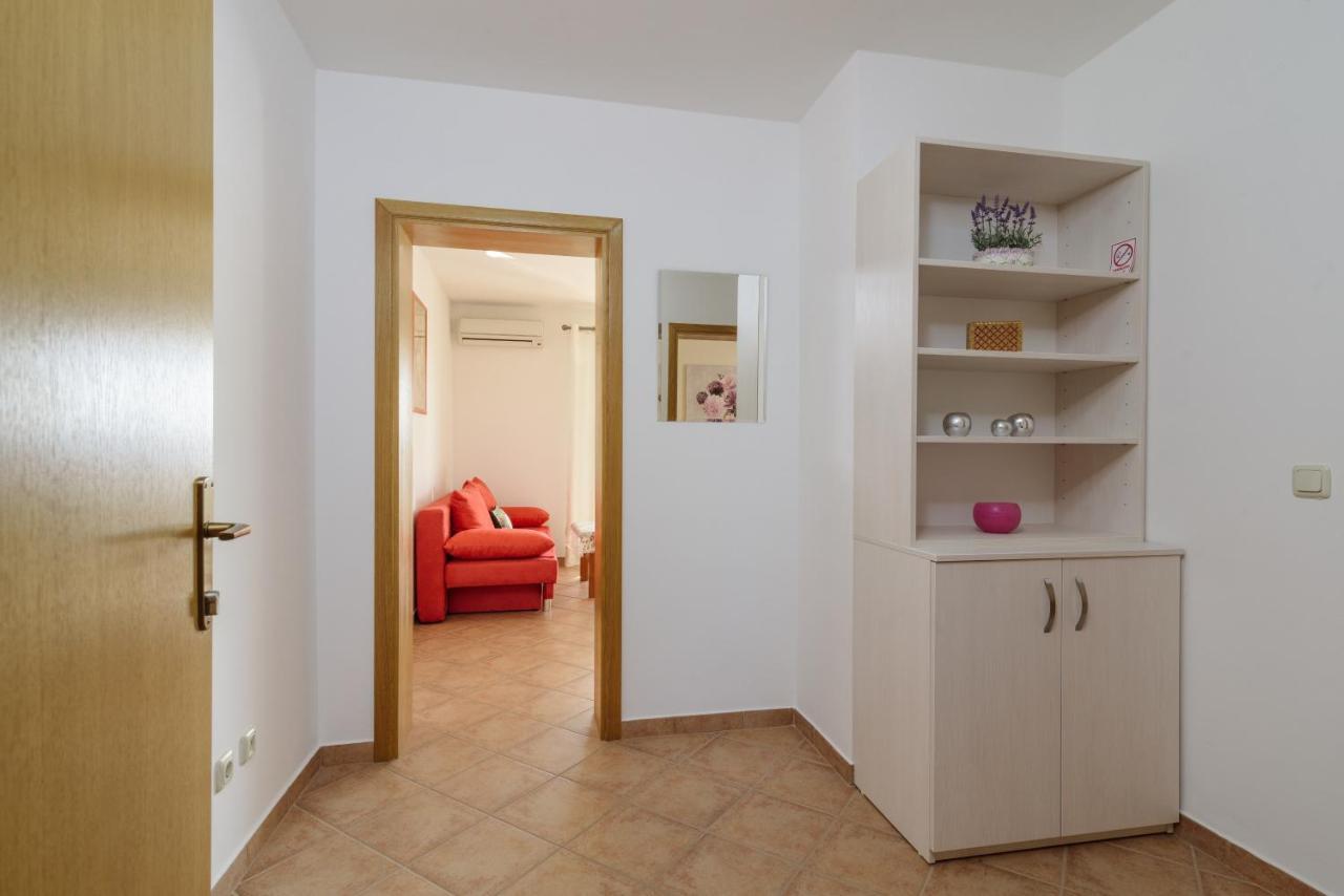 Apartmani Emil Trogir Exterior foto