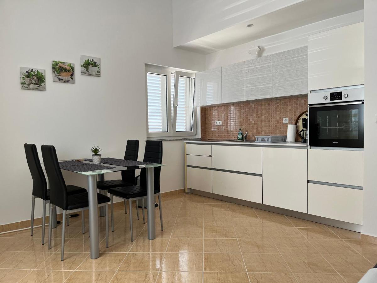 Apartmani Emil Trogir Exterior foto